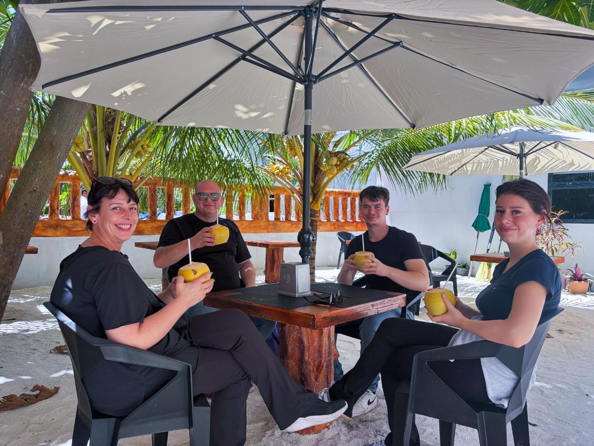 Mathiveri Thundi Inn Ngoại thất bức ảnh